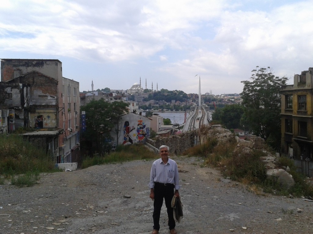 En son kalan Galata Surlarından İstanbul'a bakış