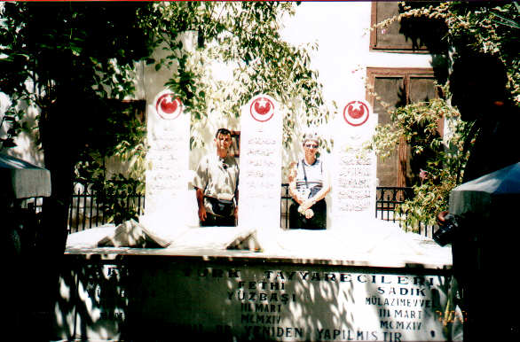 Şehitlerimizin Şam'daki mezarları